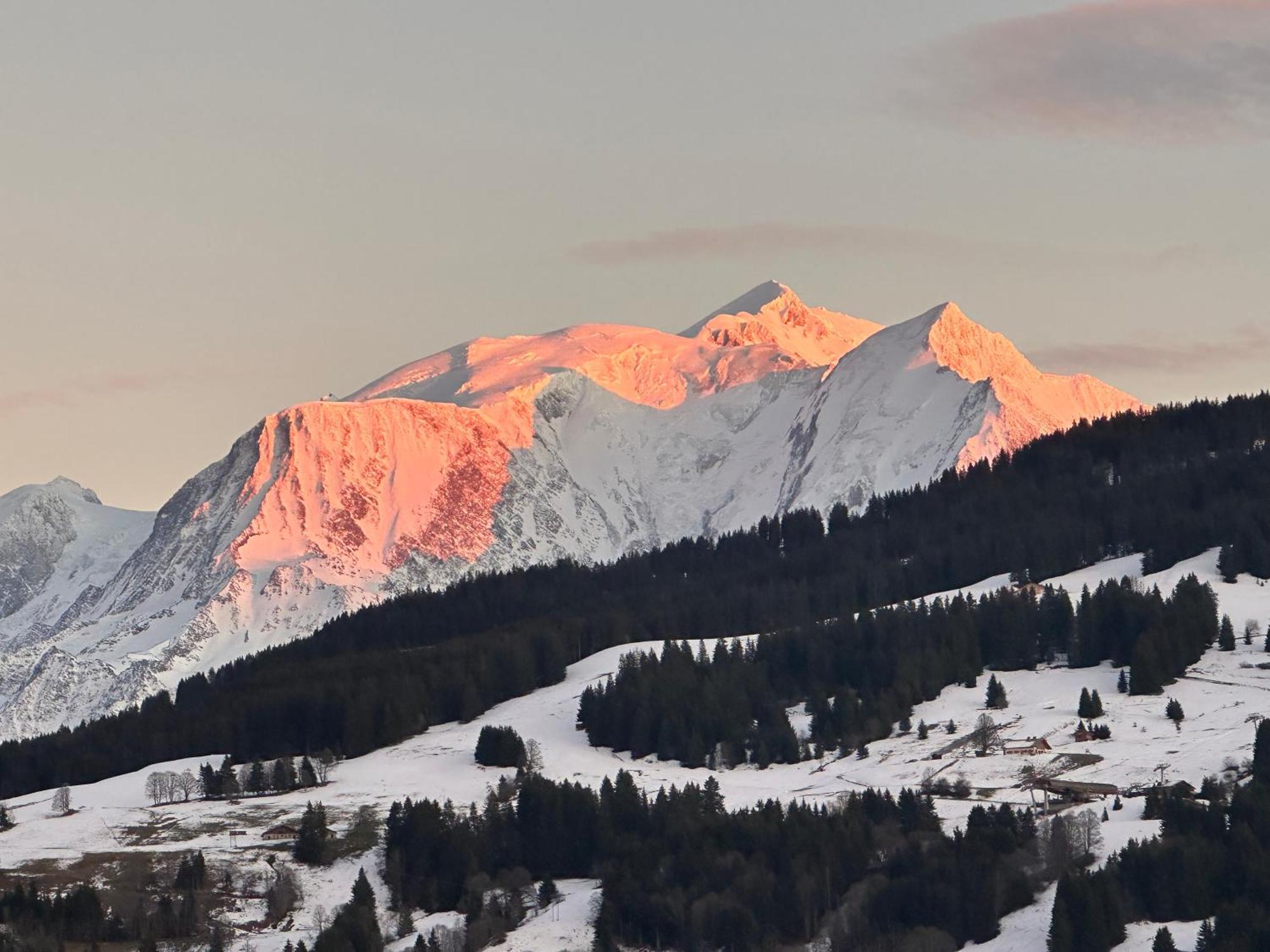 Chalet à Megève-Vauvray - Appartements tout confort, vue Mont Blanc Demi-Quartier Exterior foto